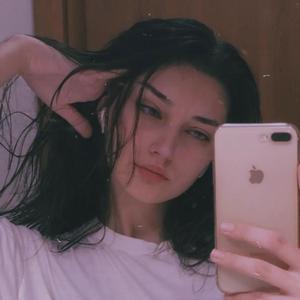 男友吸女奶头视频
