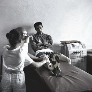 翔霖脱裤子让我c了一夜
