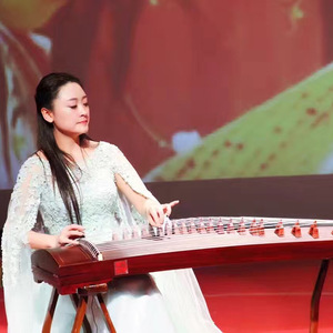 美女被强行上垒
