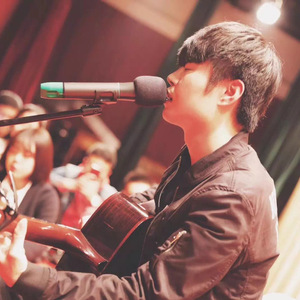 少爷被调教室跪趴sm男男微博
