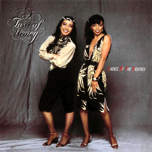 黑丝白虎美女自慰出白浆
