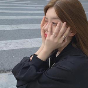 男友吸女奶头视频
