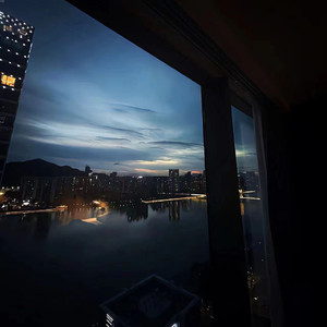 女人内裤露黑毛大全图片
