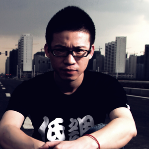 丰满少妇一㚫A片免费
