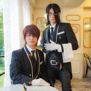 体育生爽擼又大又粗的雞巴自慰
