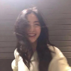 裸替美女裸奶头户外视频
