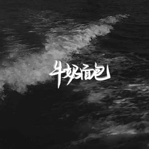 光屁股口交熟妇
