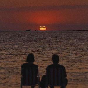 吃少妇奶头一丝不挂裸体
