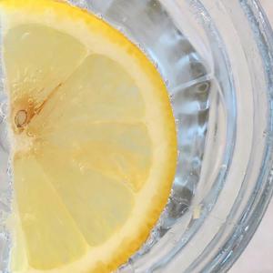 美女丝袜自慰到高潮
