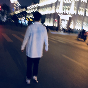 被不良男插入的巨乳妈妈
