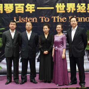 穿情趣内衣上学要注意什么
