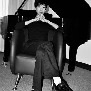 七八个变态用毛笔戳我尿孔小说
