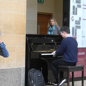 二次元美女开腿害羞图
