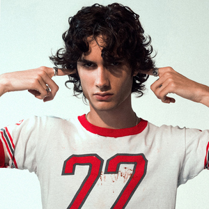 女教授撅起大白光屁股
