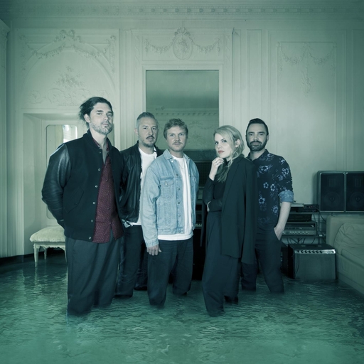 不知火舞裸露双奶头让人❌小说
