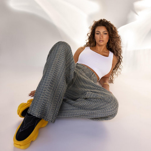 丈母娘和女婿的三级片看一下
